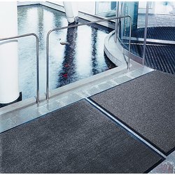 Schmutzfangmatte Olefin 0,60x0,90 m Material: Olefin auf Vinylrücken